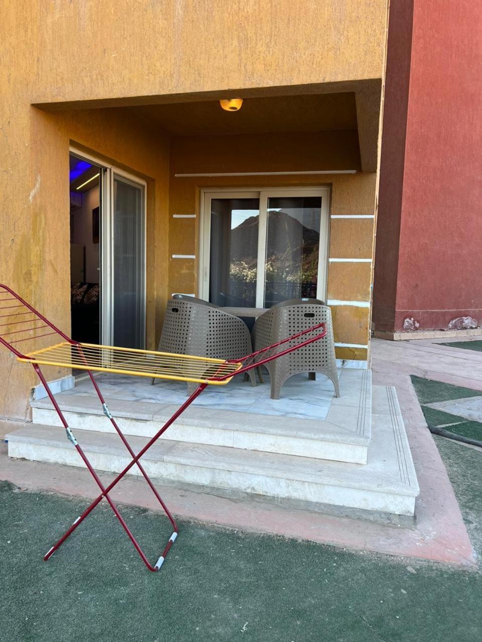 הוילה עיין סוחנה Porto Sokna Water Front Ground Floor Family Only מראה חיצוני תמונה