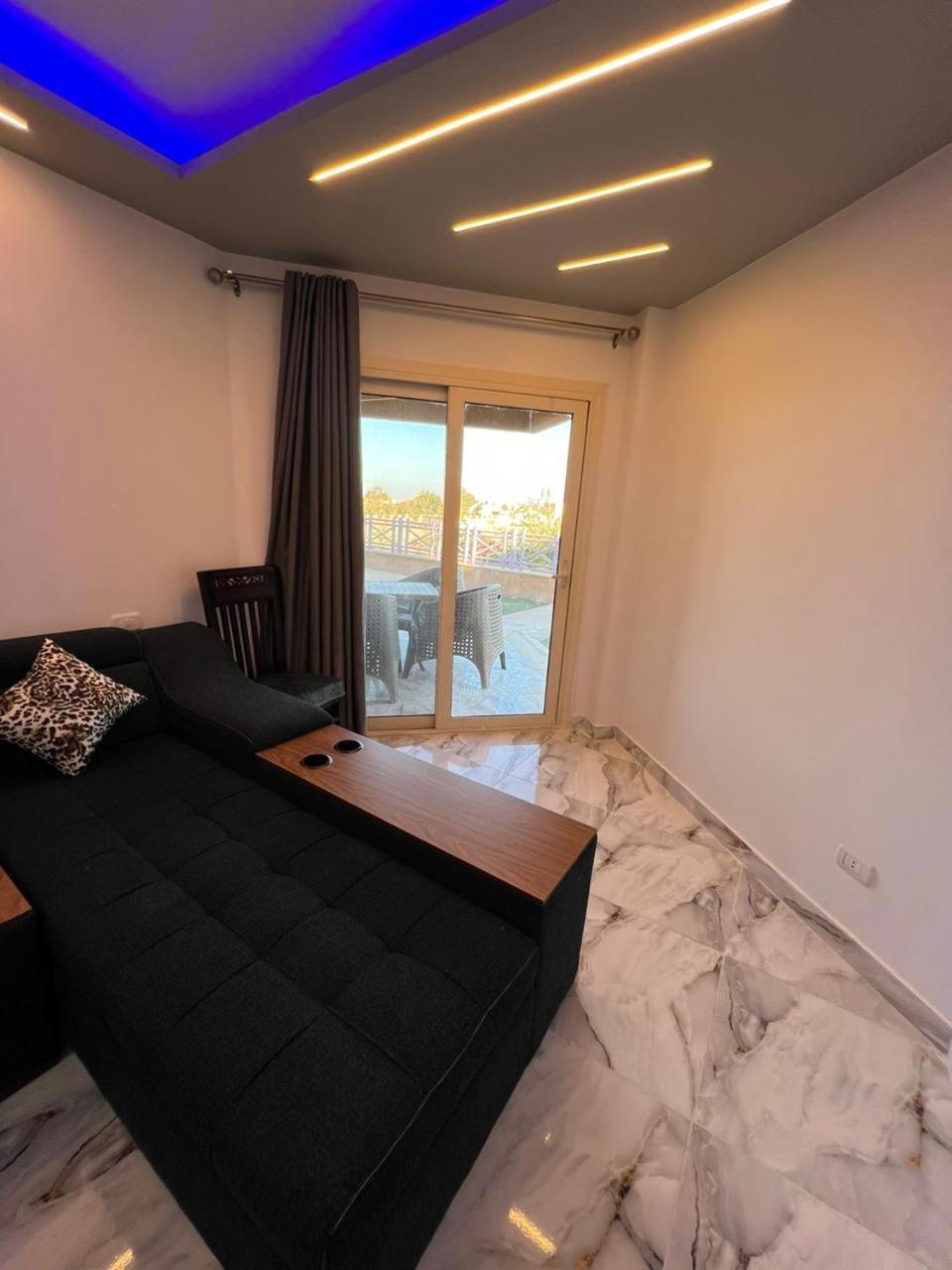 הוילה עיין סוחנה Porto Sokna Water Front Ground Floor Family Only מראה חיצוני תמונה