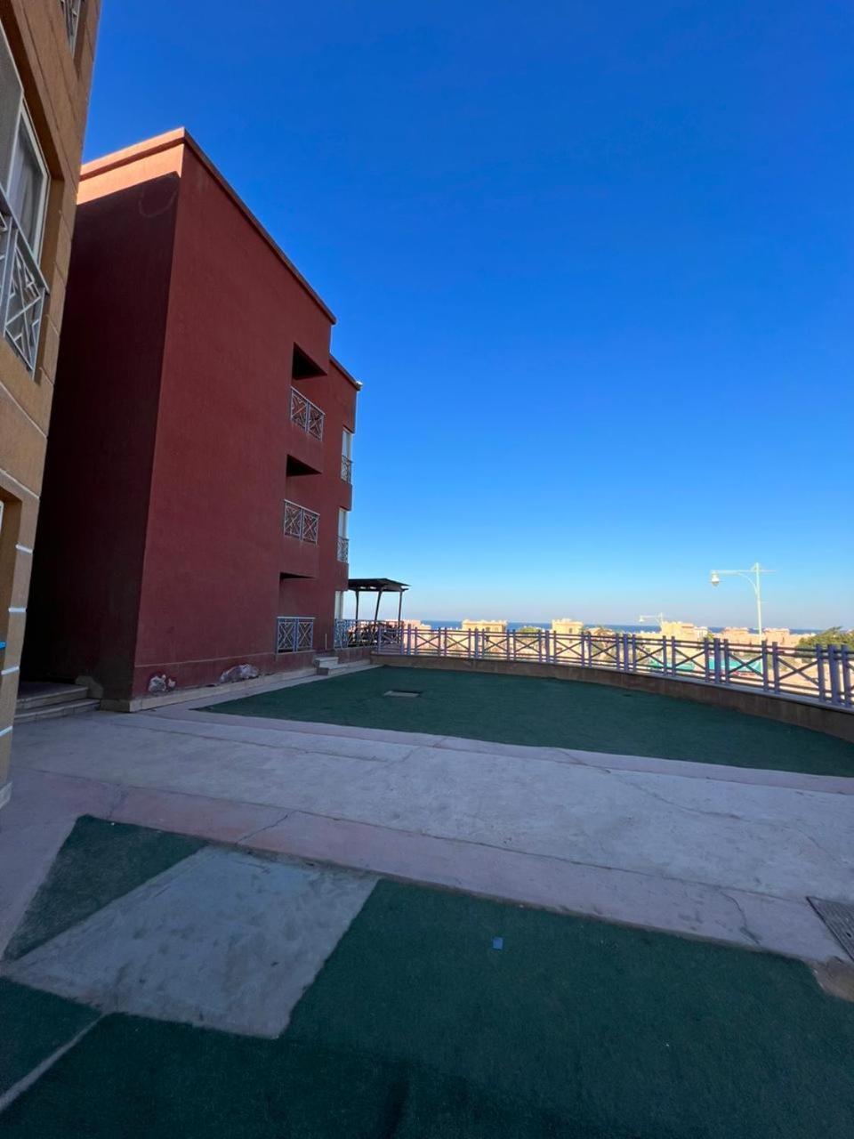 הוילה עיין סוחנה Porto Sokna Water Front Ground Floor Family Only מראה חיצוני תמונה