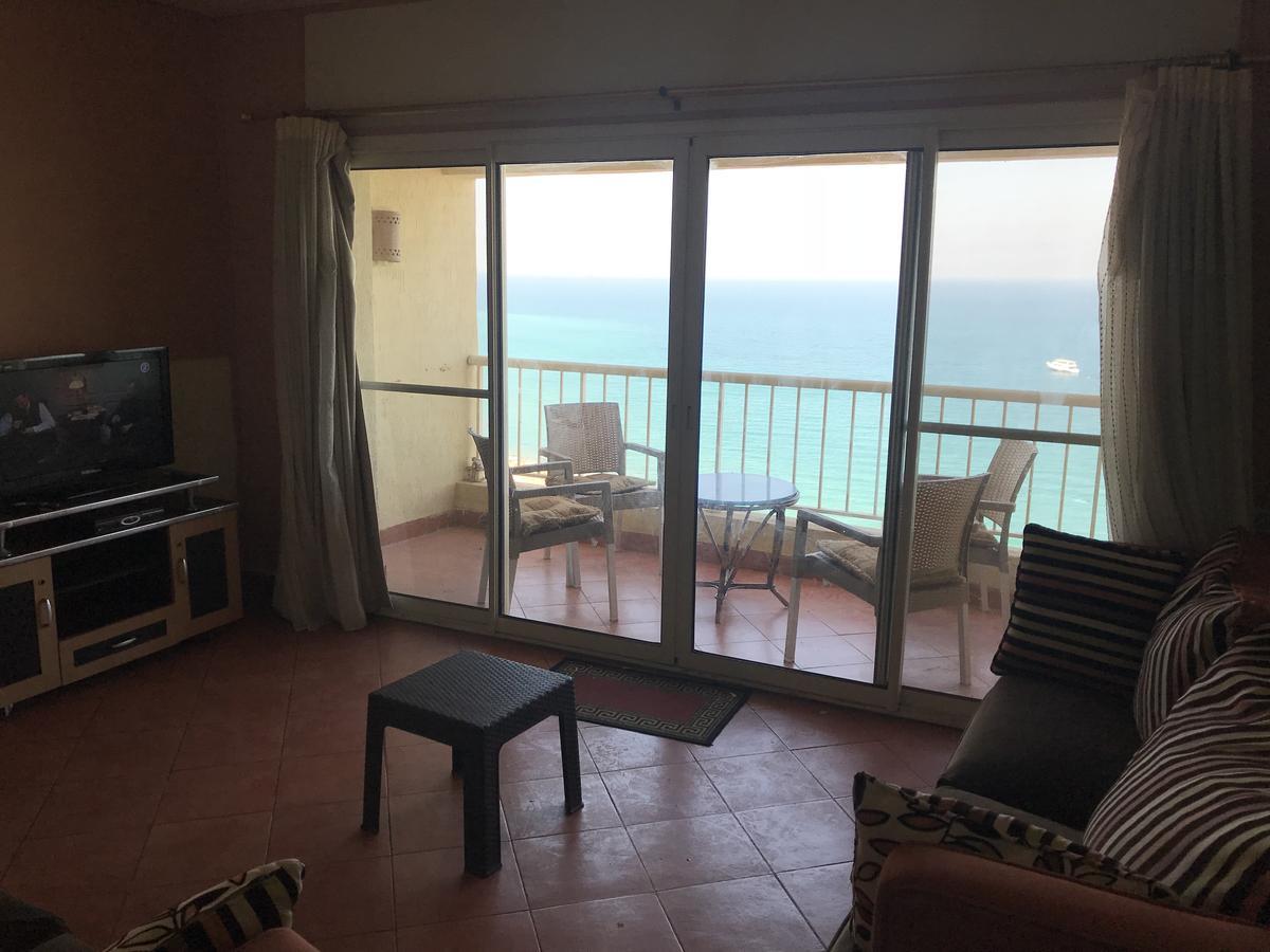 הוילה עיין סוחנה Porto Sokna Water Front Ground Floor Family Only מראה חיצוני תמונה