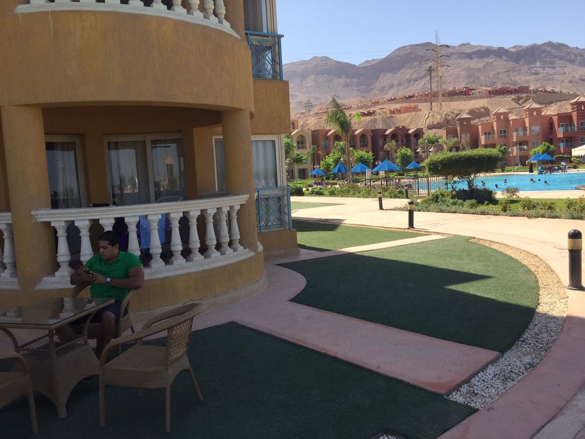הוילה עיין סוחנה Porto Sokna Water Front Ground Floor Family Only מראה חיצוני תמונה