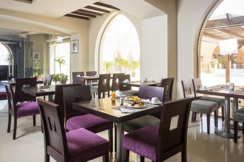 הוילה עיין סוחנה Porto Sokna Water Front Ground Floor Family Only מראה חיצוני תמונה