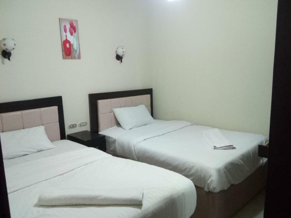 הוילה עיין סוחנה Porto Sokna Water Front Ground Floor Family Only מראה חיצוני תמונה